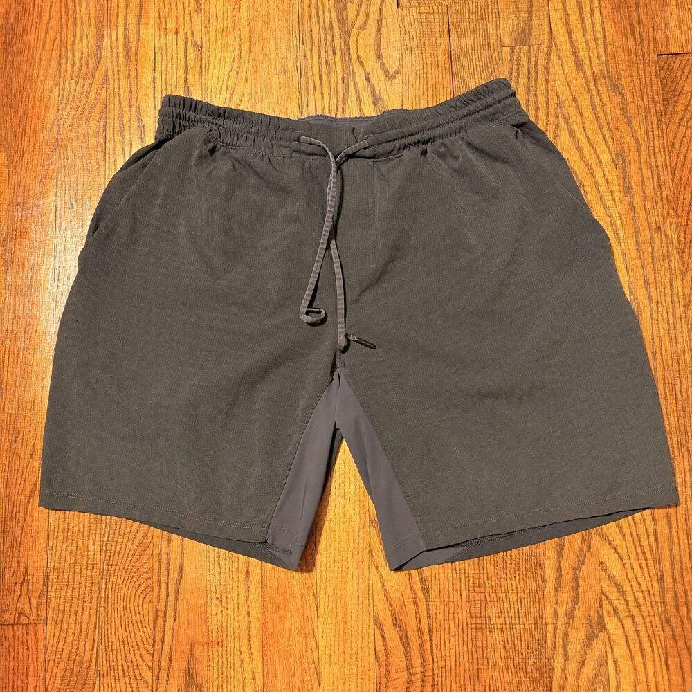 Lululemon Pace Breaker Linerless Gray Shorts 7" Men Sz XL  Gray Heavyweight